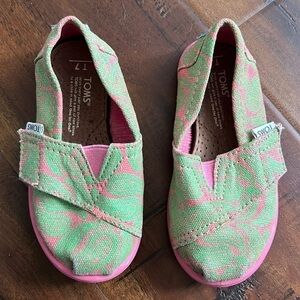 𝅺TOMS Velcro Paisley Print Shoes